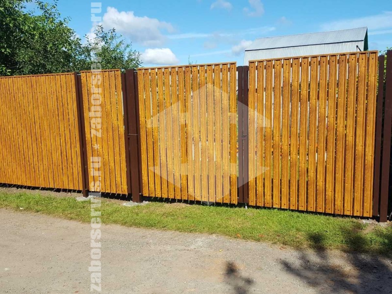 Забор из металлического штакетника под дерево 42 метра